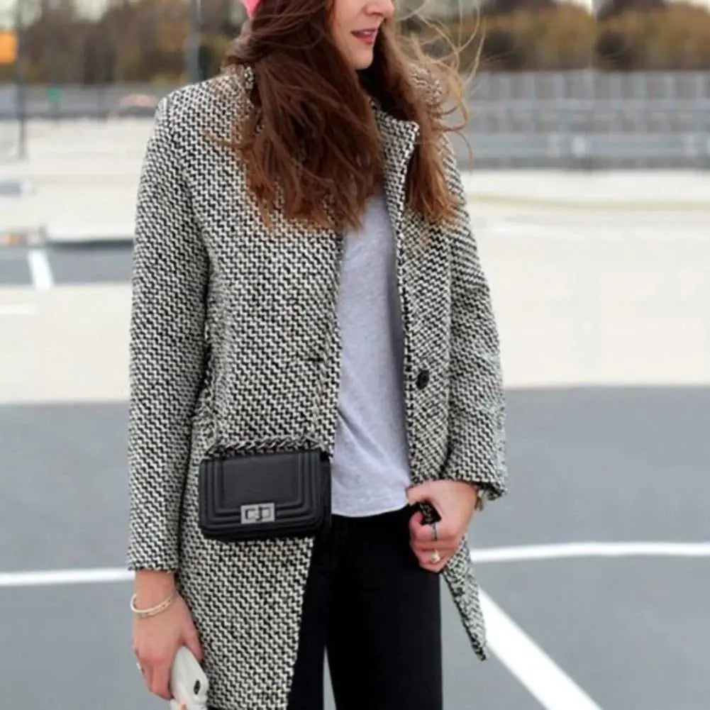 Vanessa – timeless elegance midi coat